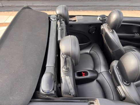 Used 2019 MINI Cooper Convertible w/ Signature Upholstery Package image 27