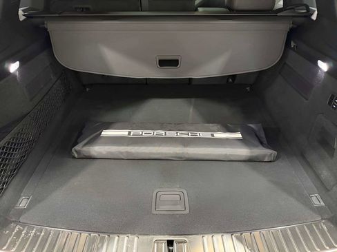 Used 2022 Porsche Cayenne Platinum Edition AWD/4WD image 9