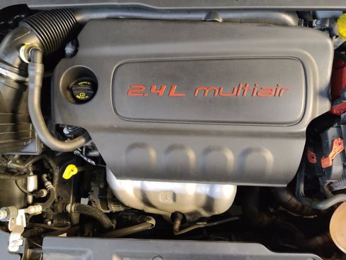 Used 2019 Jeep Compass Latitude FWD image 30