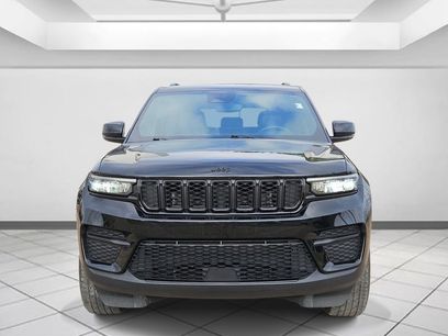 Used 2024 Jeep Grand Cherokee Altitude