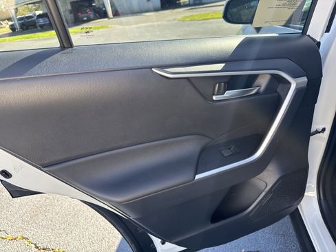 New 2025 Toyota RAV4 XLE AWD/4WD image 27