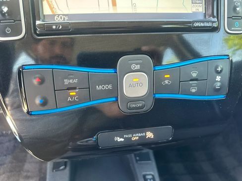 Used 2015 Nissan Leaf SV w/ LED & Quick Charge Package image 25