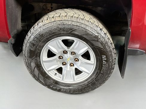 Used 2018 Chevrolet Silverado 1500 LT w/ All Star Edition AWD/4WD image 35