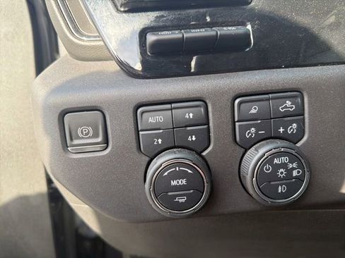 Used 2023 Chevrolet Silverado 1500 ZR2 w/ Technology Package AWD/4WD image 18