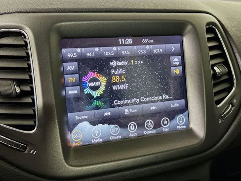 Used 2019 Jeep Compass Trailhawk w/ Cold Weather Group image 17