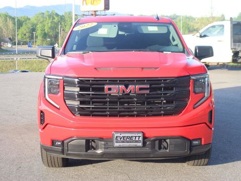 Used 2022 GMC Sierra 1500 Elevation AWD/4WD image 2
