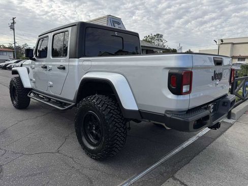 Used 2023 Jeep Gladiator Sport AWD/4WD image 4