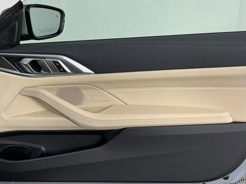 Used 2024 BMW M440i Convertible w/ Premium Package image 21