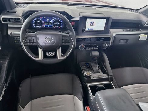 Used 2025 Toyota Tacoma TRD Sport AWD/4WD image 20