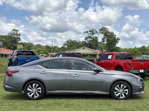 Used 2022 Nissan Altima 2.5 S FWD image 4
