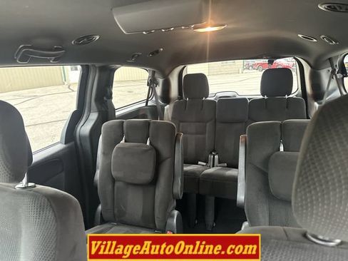 Used 2016 Dodge Grand Caravan SE FWD image 21