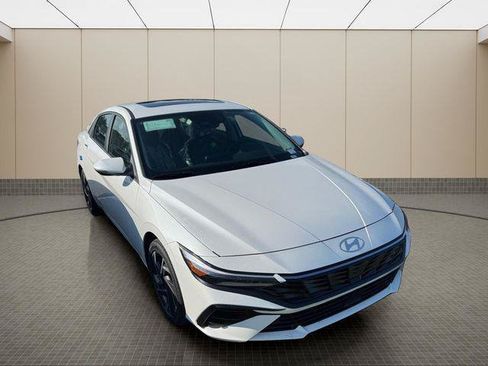 New 2026 Hyundai Elantra Limited FWD image 9