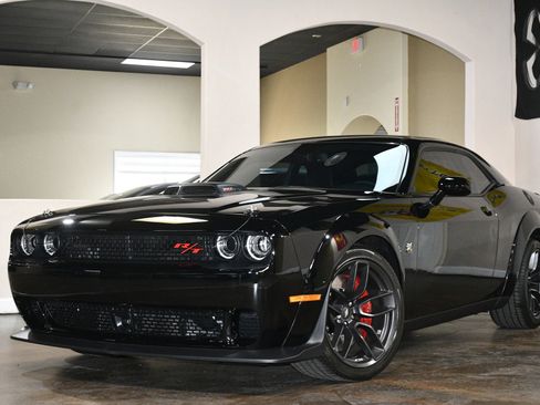 Used 2022 Dodge Challenger R/T Scat Pack RWD image 4