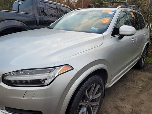 Used 2016 Volvo XC90 T6 Momentum w/ Momentum Plus Package image 8