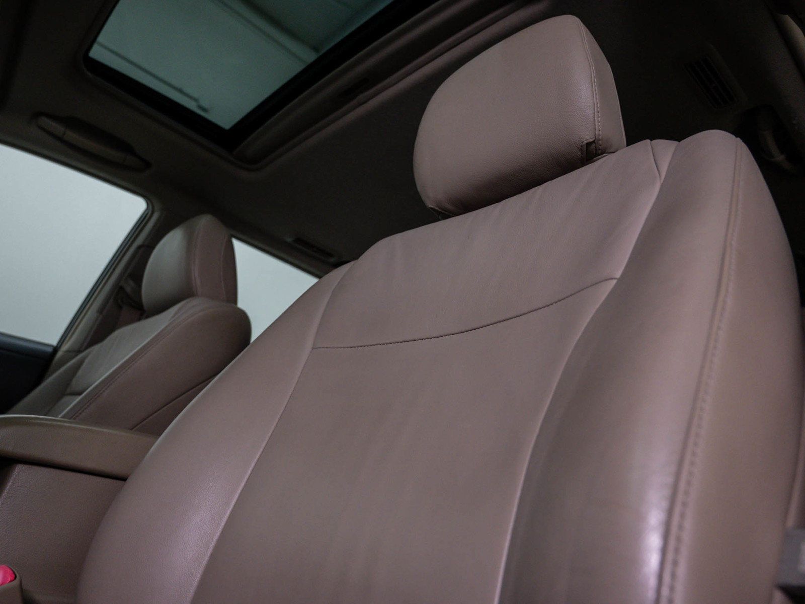 Used 2010 Toyota Highlander Limited w/ Extra Value Pkg 8 AWD/4WD image 21