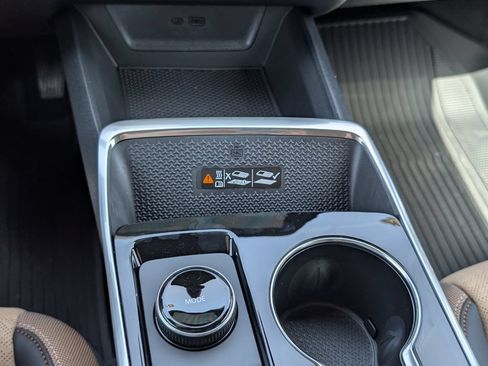 New 2026 Chevrolet Equinox ACTIV w/ Convenience Package III FWD image 24
