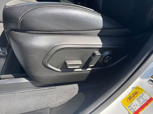 Used 2023 Jeep Grand Cherokee L Laredo image 10