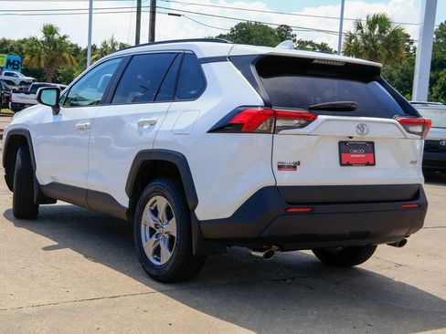 Used 2025 Toyota RAV4 XLE FWD image 21