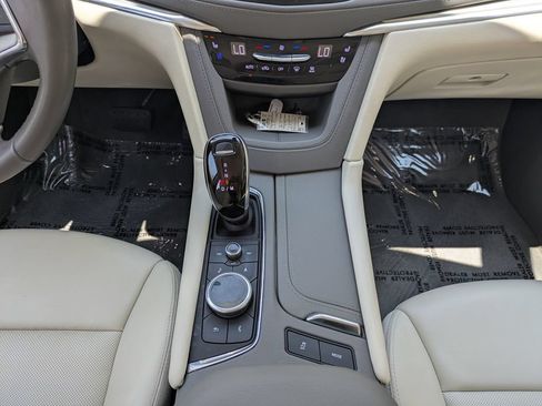 Used 2021 Cadillac XT5 Premium Luxury FWD image 19