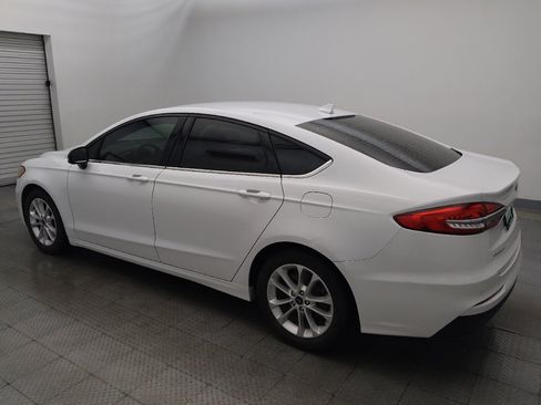 Used 2019 Ford Fusion SE FWD image 3