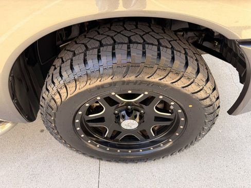 Used 2012 Nissan Titan SV image 21