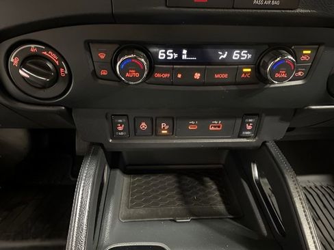 Used 2022 Nissan Frontier PRO-4X w/ Pro-4X Premium Package AWD/4WD image 19