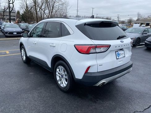 Used 2020 Ford Escape SE image 8