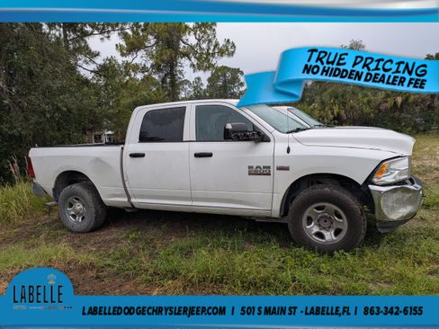 Used 2014 RAM 2500 Tradesman w/ Chrome Appearance Group RWD image 2