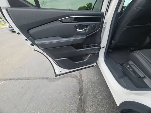 Used 2025 Honda Pilot Touring image 27
