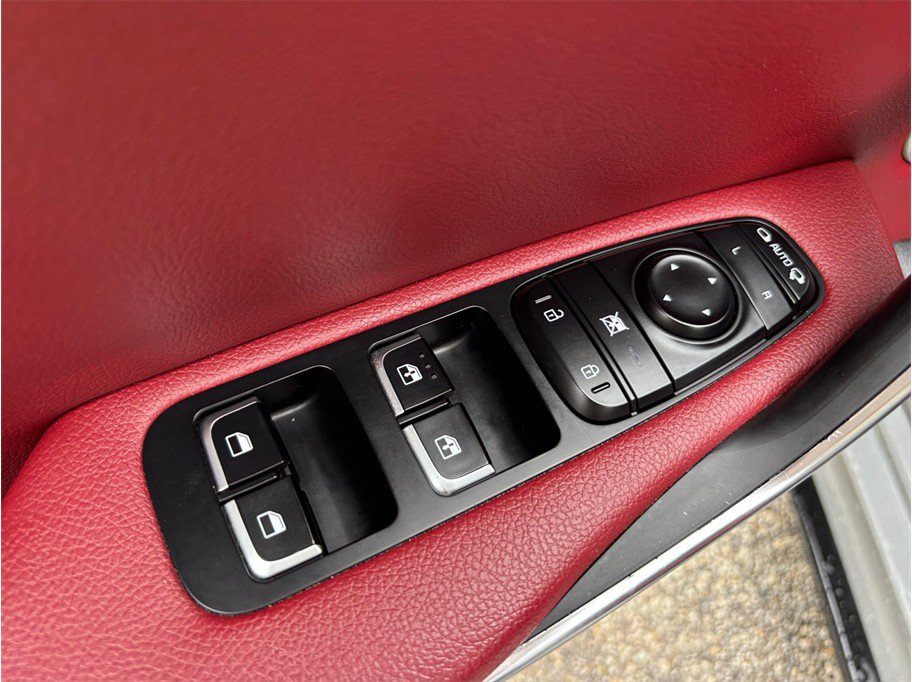 Used 2022 Kia Stinger GT-Line w/ Sun & Sound Package RWD image 24