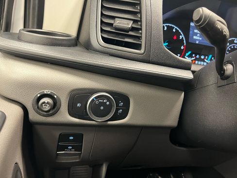 Used 2023 Ford Transit 350 XLT image 21