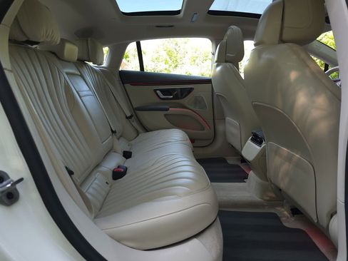 Used 2022 Mercedes-Benz EQS 450+ Sedan image 16