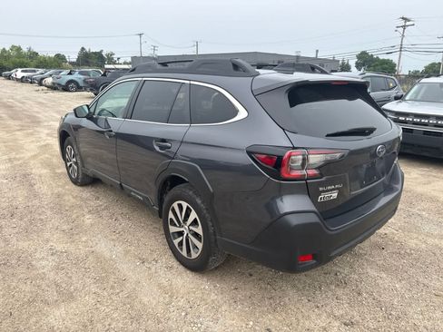 Used 2024 Subaru Outback Premium AWD/4WD image 2