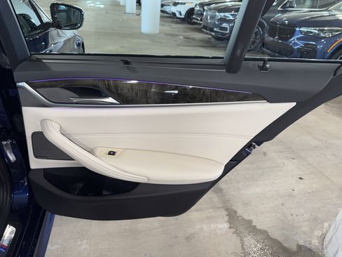 Used 2019 BMW 540i image 11