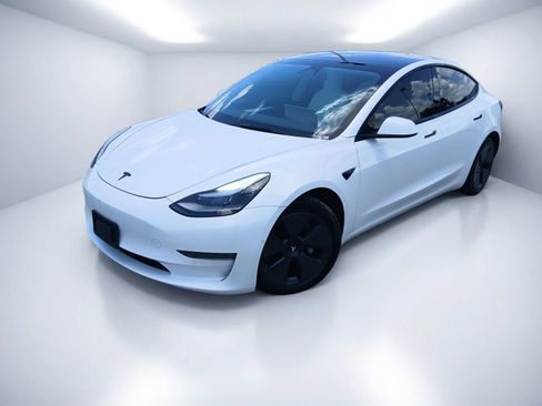 Used 2022 Tesla Model 3 Long Range AWD/4WD image 2