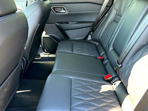 New 2026 Nissan Rogue Platinum w/ Platinum Premium Package image 15