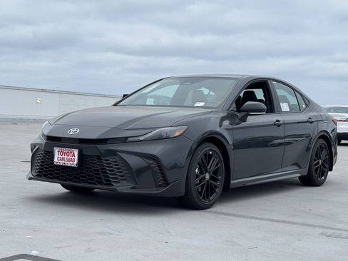 New 2026 Toyota Camry SE FWD image 11