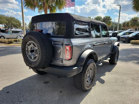 Used 2024 Ford Bronco Badlands image 3