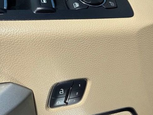 Used 2015 Ford F150 Lariat RWD image 16