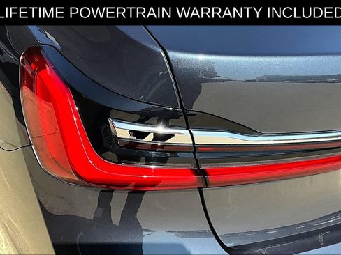 Used 2020 BMW 740i w/ Premium Package RWD image 36