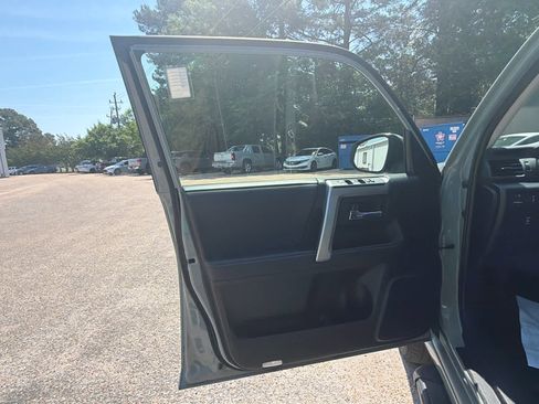 Used 2022 Toyota 4Runner TRD Sport RWD image 18