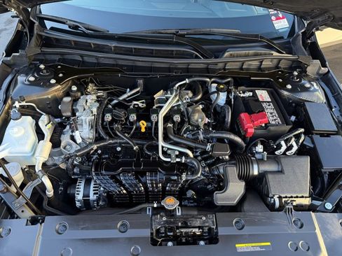 Used 2024 Nissan Altima 2.5 SV w/ SV Premium Package FWD image 19