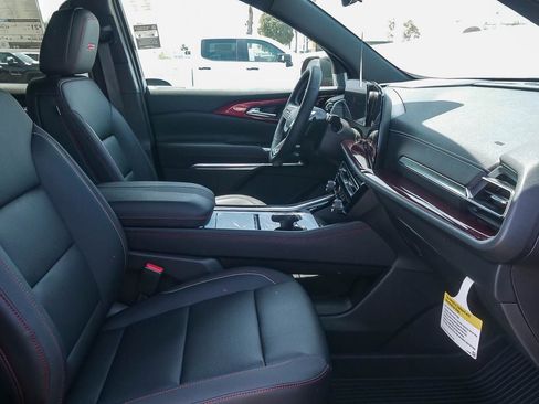 New 2026 Chevrolet Traverse Z71 w/ Driver Confidence Package image 16