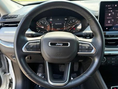 Used 2022 Jeep Compass Limited AWD/4WD image 14