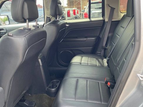 Used 2016 Jeep Patriot High Altitude AWD/4WD image 19