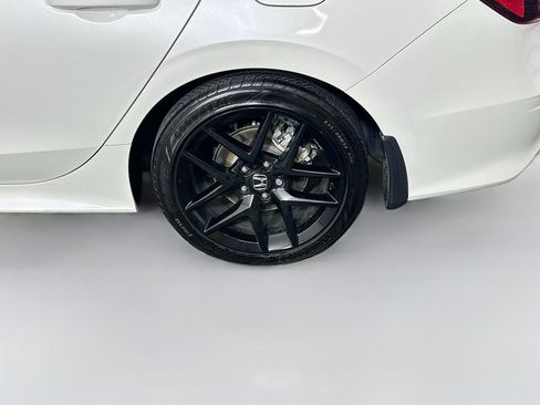 Used 2025 Honda Civic Sport image 11