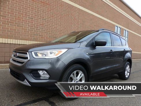 Used 2018 Ford Escape SE image 1