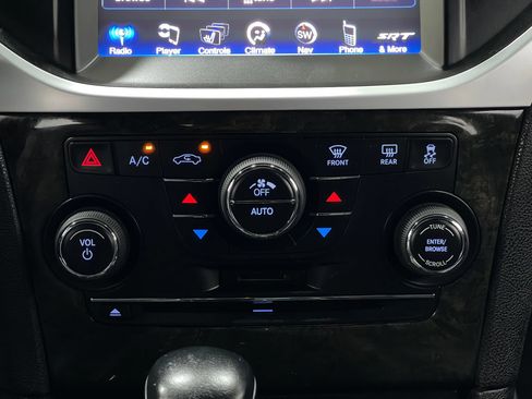Used 2014 Chrysler 300 C AWD/4WD image 24