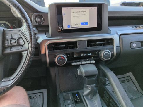 Used 2024 Toyota Tacoma SR5 AWD/4WD image 17