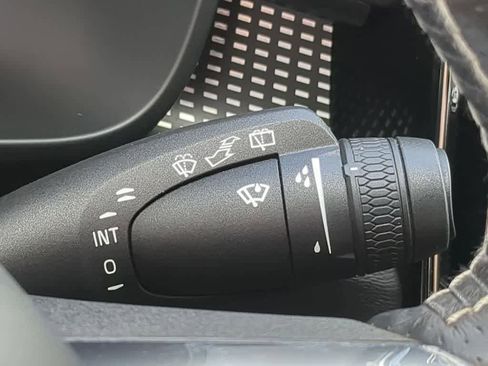 Used 2021 Volvo XC40 T5 R-Design w/ Climate Package AWD/4WD image 24